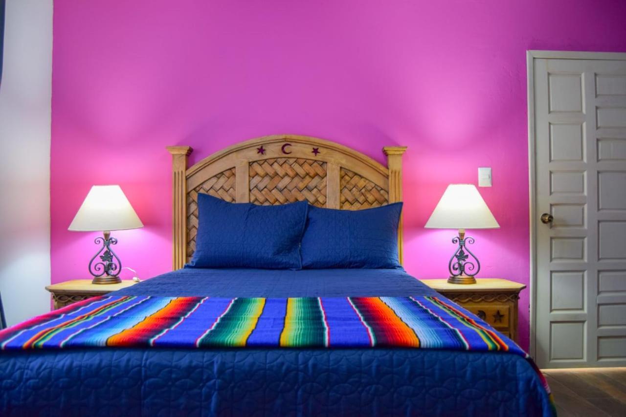 Hotel La Casa De La Luna 2*