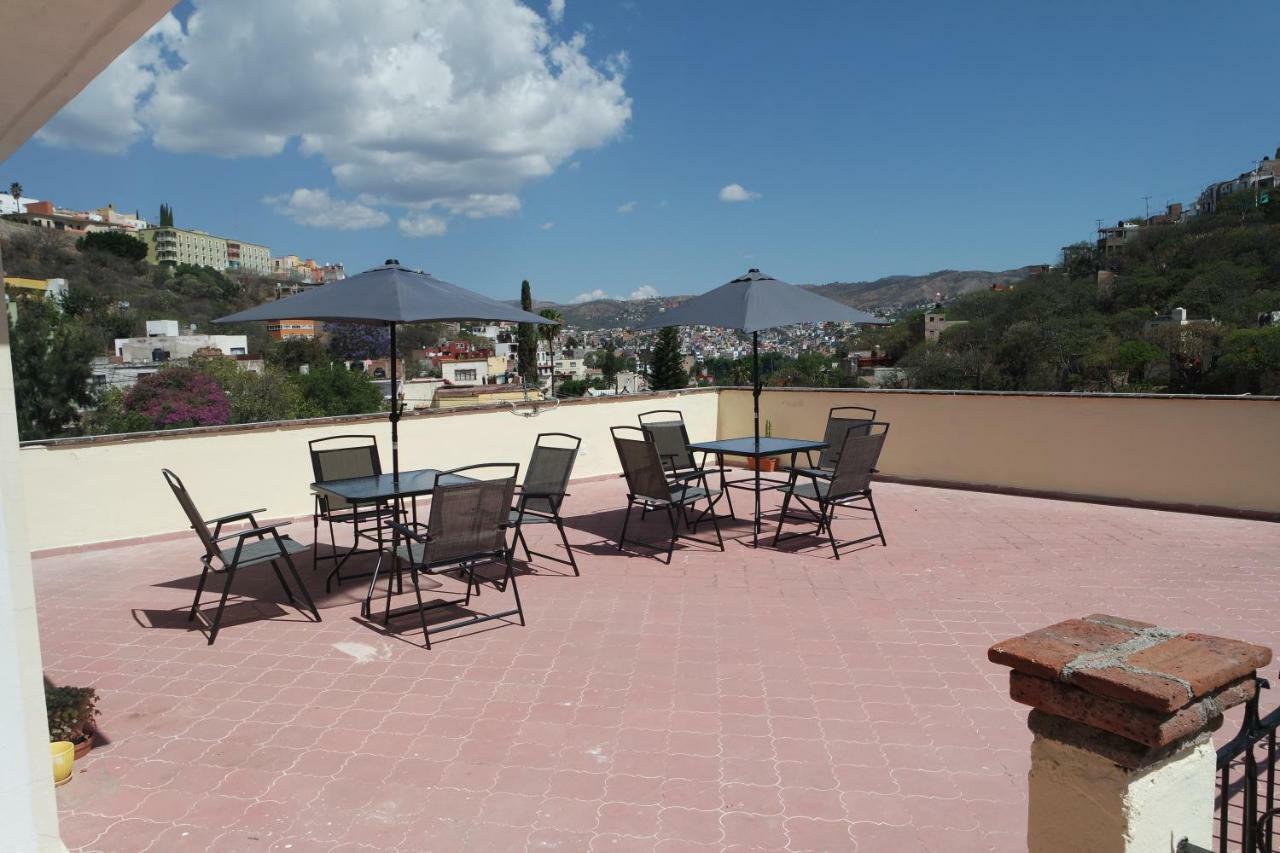 Hotel La Casa De La Luna 2*